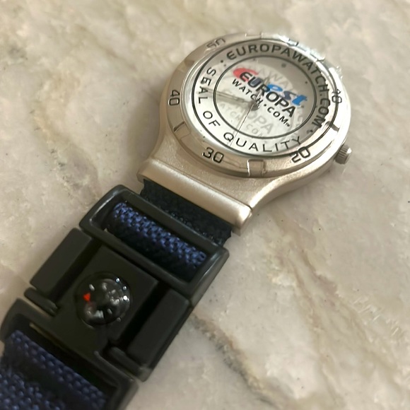 EUROPA WATCH New Rare Collectible Crest Toothpaste Pocket Watch - Picture 3 of 5